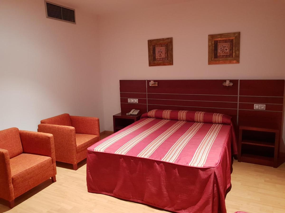 Norte Hotel Villanueva de Gallego Bagian luar foto