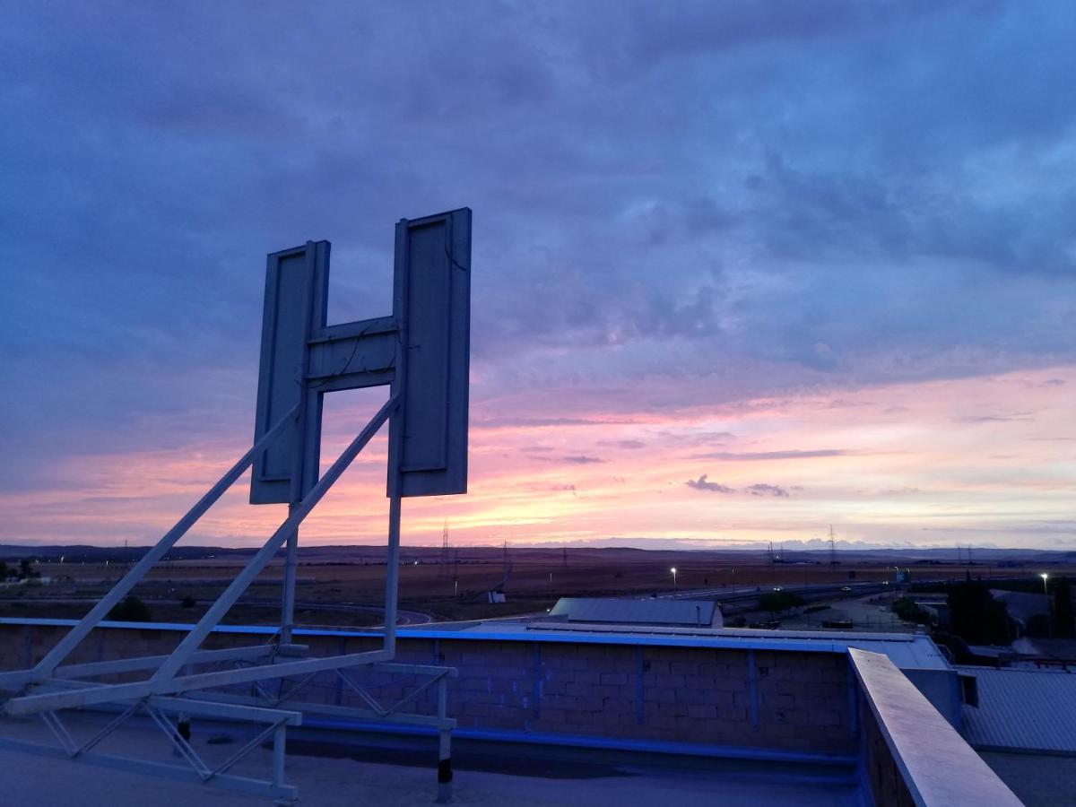 Norte Hotel Villanueva de Gallego Bagian luar foto